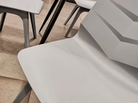 Designerskie krzesło kuchenne HOYA SZARE z tworzywa - charakterystyczne detale